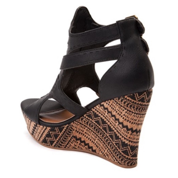 Solitaire Two Tone Woven Platform Wedge Sandal - Picture 6 of 7